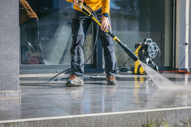 Spring Cleaning in Lakes East, CT